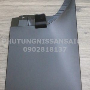 788105JZ0B Chắn bùn bánh xe sau phải NISSAN NAVARA NP300