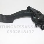 18002JN01A Chân ga NISSAN TEANA J32