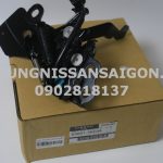 656015KE0A Khóa nắp ca pô NISSAN TERRA JD23TT