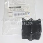 546135KA0A Cao su cân bằng sau NISSAN TERRA JD23TT