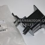 F22105R7MH Xương bắt đèn pha phải bằng sắt NISSAN KICKS P15T