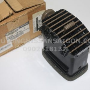 68760EB70A Cửa gió điều hòa phải NISSAN NAVARA D40T
